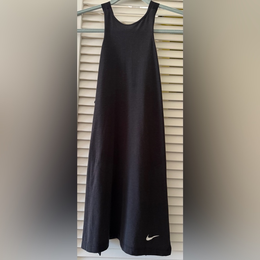 Women’s Nike Dri-Fit black tank.